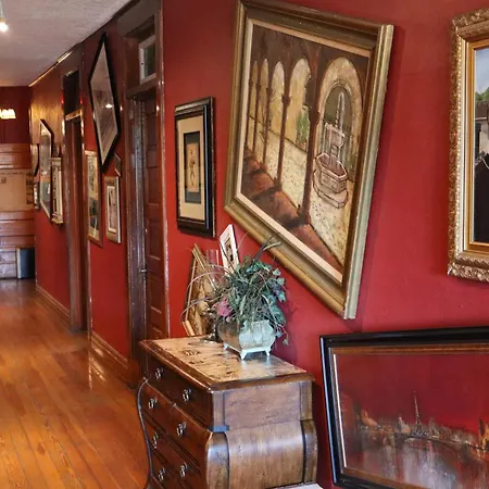 The Oliver House - Adults Only