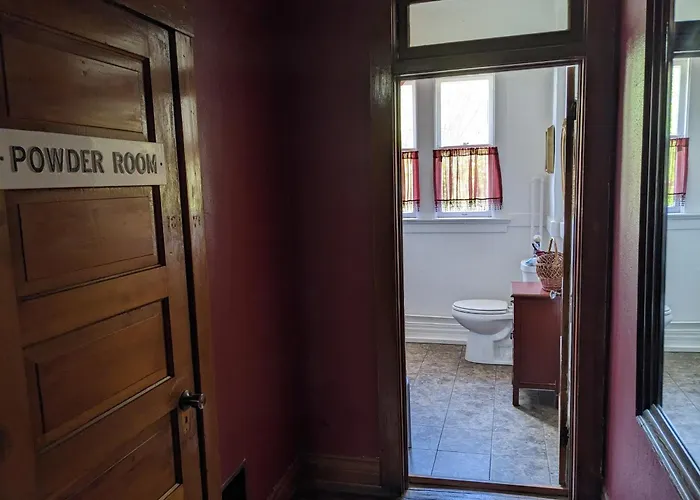 The Oliver House - Adults Only