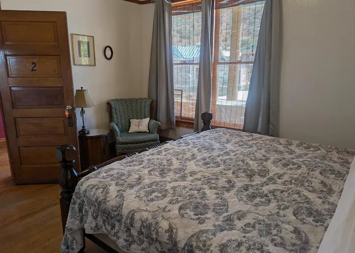 The Oliver House - Adults Only