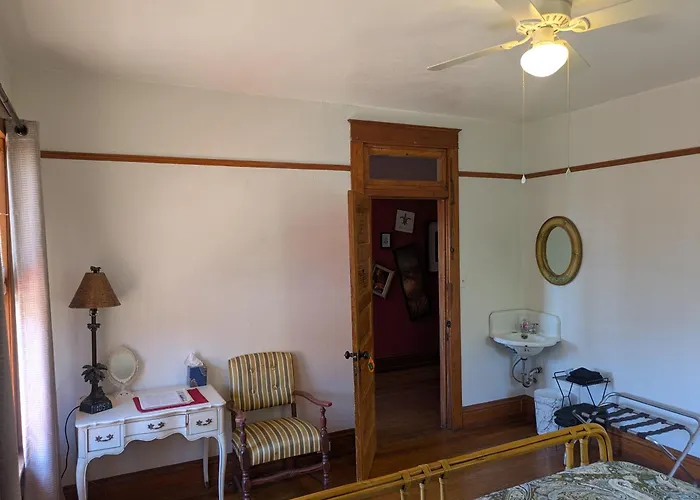 The Oliver House - Adults Only *