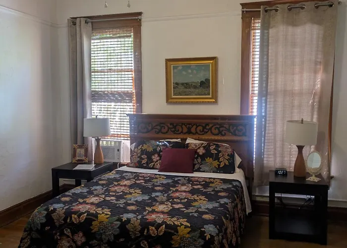 The Oliver House - Adults Only *