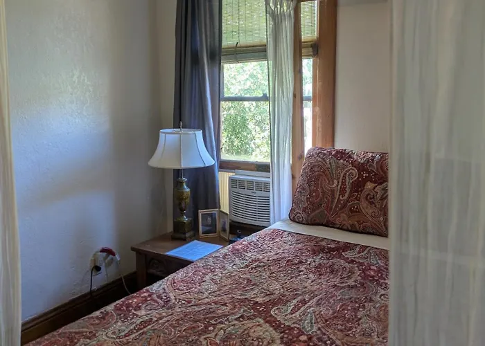 The Oliver House - Adults Only