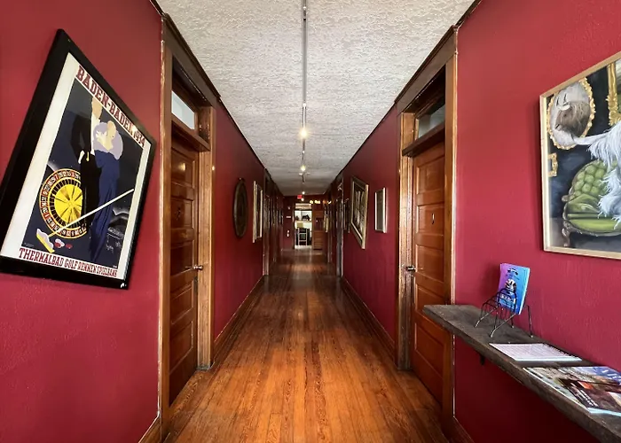 The Oliver House - Adults Only *