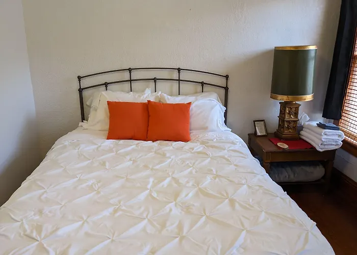 The Oliver House - Adults Only *