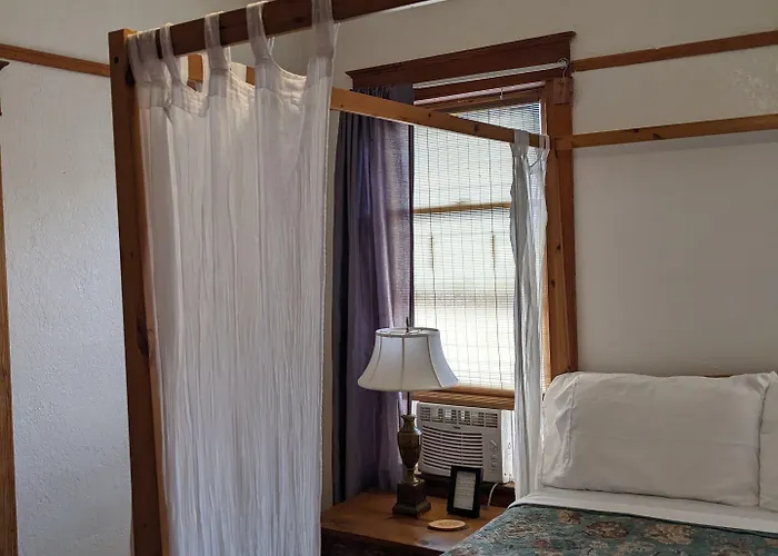 The Oliver House - Adults Only *