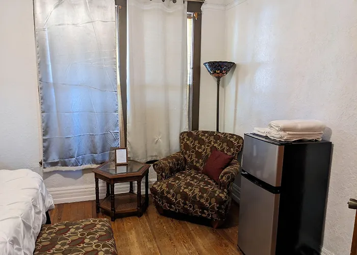 The Oliver House - Adults Only *